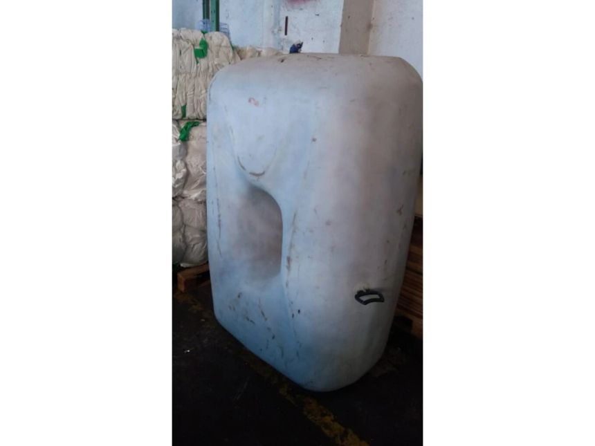 Plastová jednoplášťová nádrž o objemu 1500 litrů